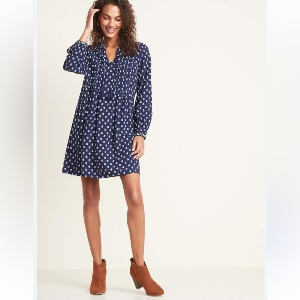 Old Navy Blue White Floral Boho Shift Dress Pintuck Pleat Tassels Size L New